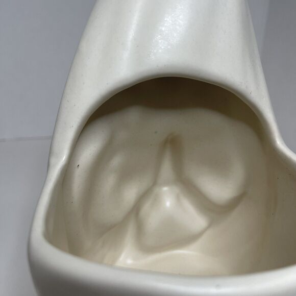 Vintage Haegar Praying Madonna Ceramic planter Made In U.S.A - Picture 7 of 14